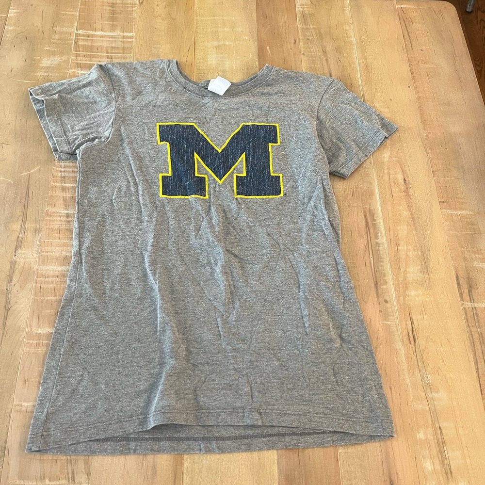 University of Michigan Gray Short Sleeve Tee with Blue & Yellow 'M' Graphic